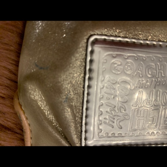 RARE Coach Poppy shimmery wristlet - Picture 5 of 15